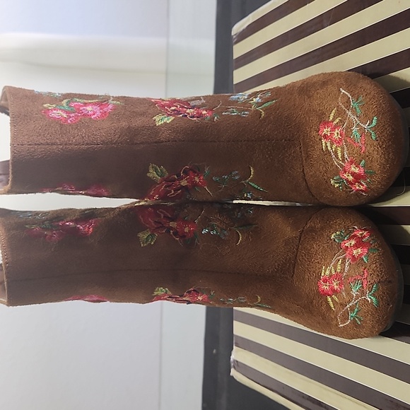 Godiva designer boots Free Shipping - Picture 2 of 4